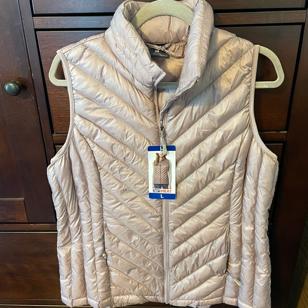 NWT!!  ✨ 32 Degrees Puffer Vest with Pouch - Size Large.